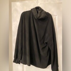 Black sweatshirt